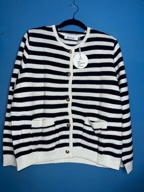 Striped Crewneck Cardigan Sweater - Black & White